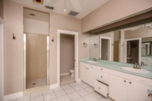 PINEAPPLE BLUFF - Residential