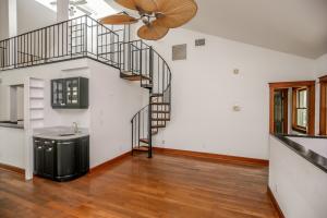 PINEAPPLE BLUFF - Residential