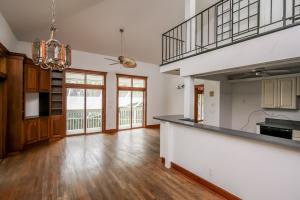 PINEAPPLE BLUFF - Residential