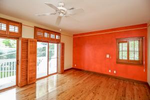 PINEAPPLE BLUFF - Residential