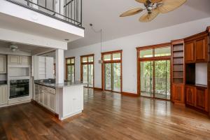 PINEAPPLE BLUFF - Residential