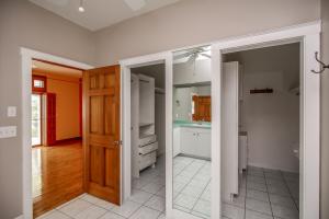 PINEAPPLE BLUFF - Residential