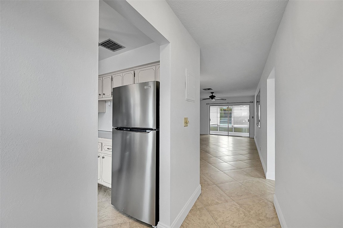 2111 NE 42nd Court 201w