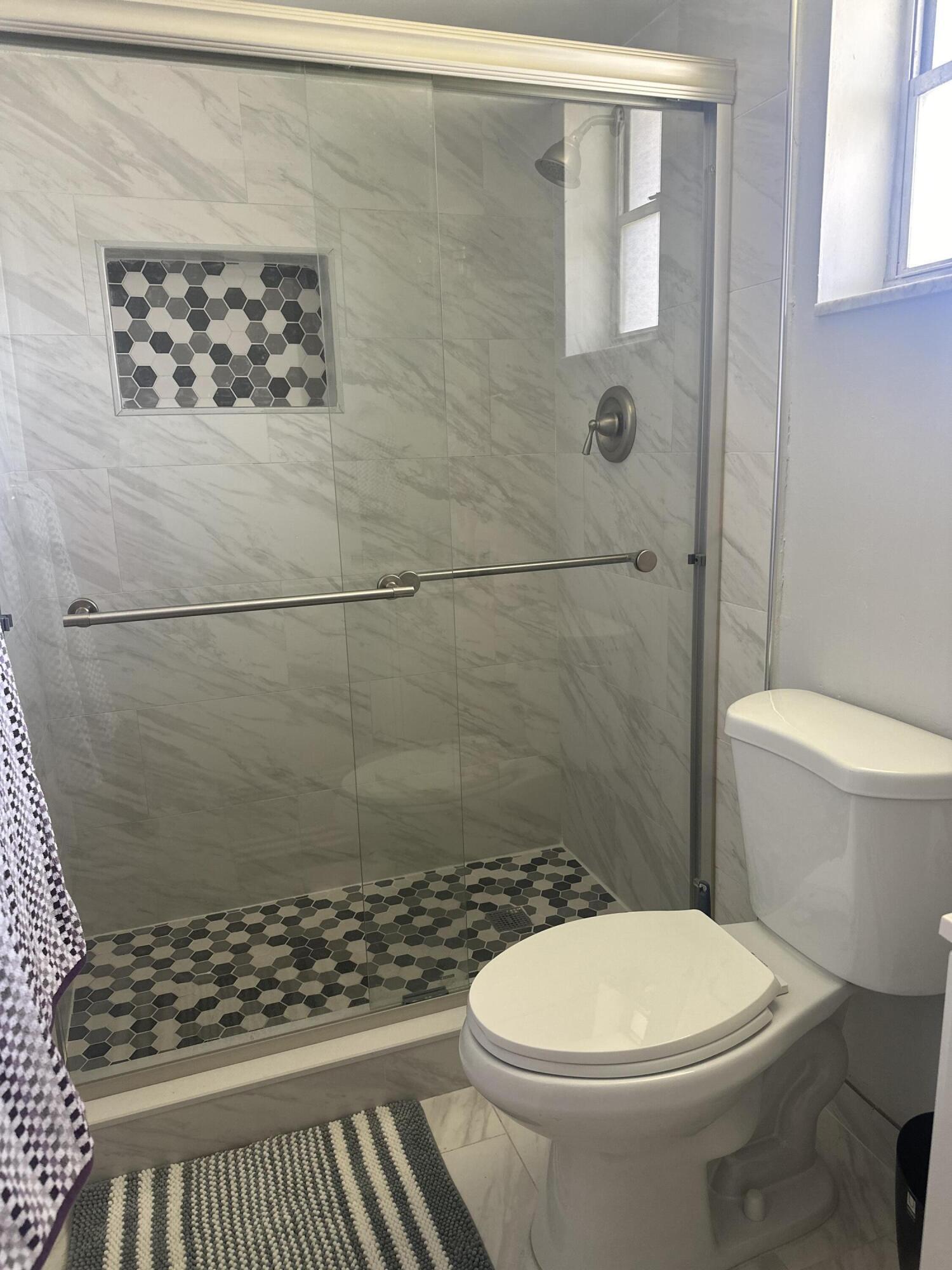 LAKE CLARKE GARDENS CONDO 22 - Residential