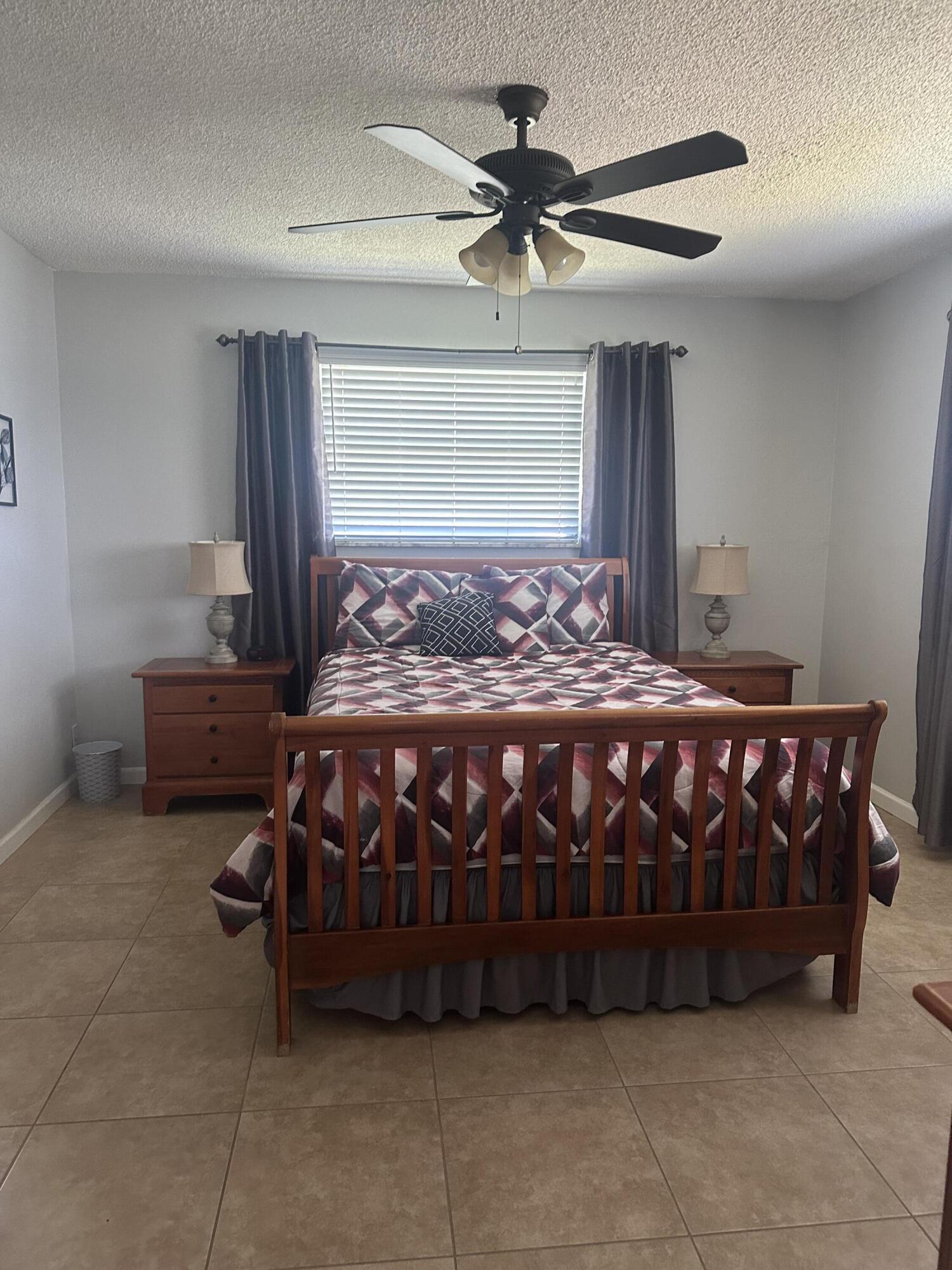 LAKE CLARKE GARDENS CONDO 22 - Residential