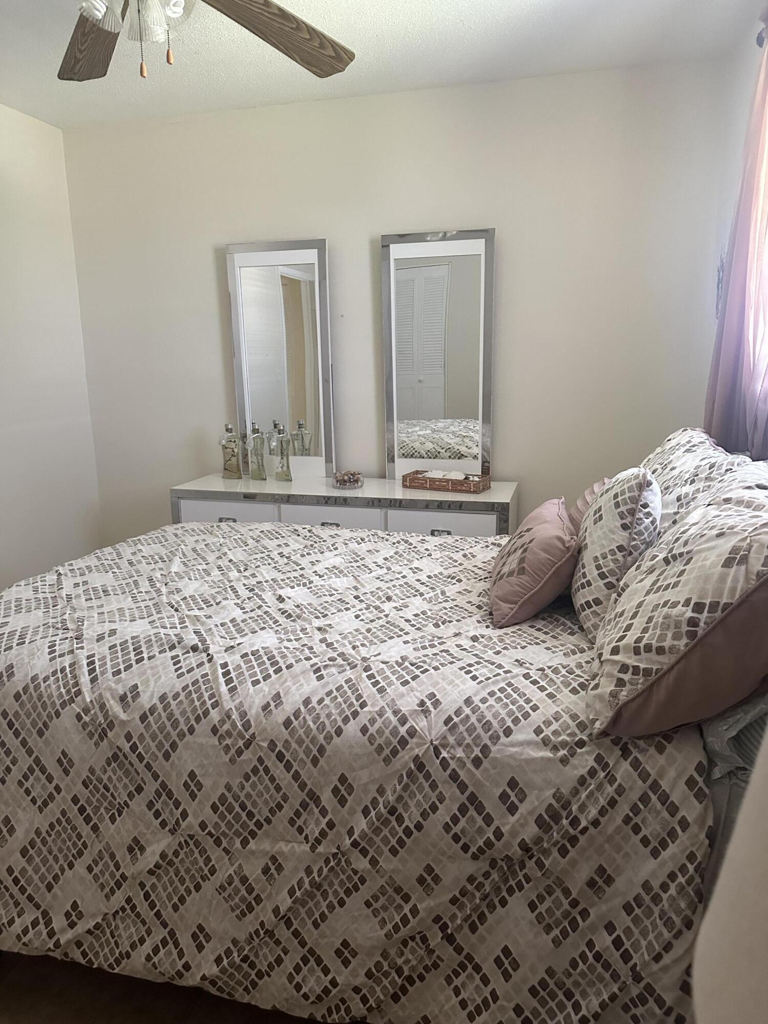 LAKE CLARKE GARDENS CONDO 22 - Residential