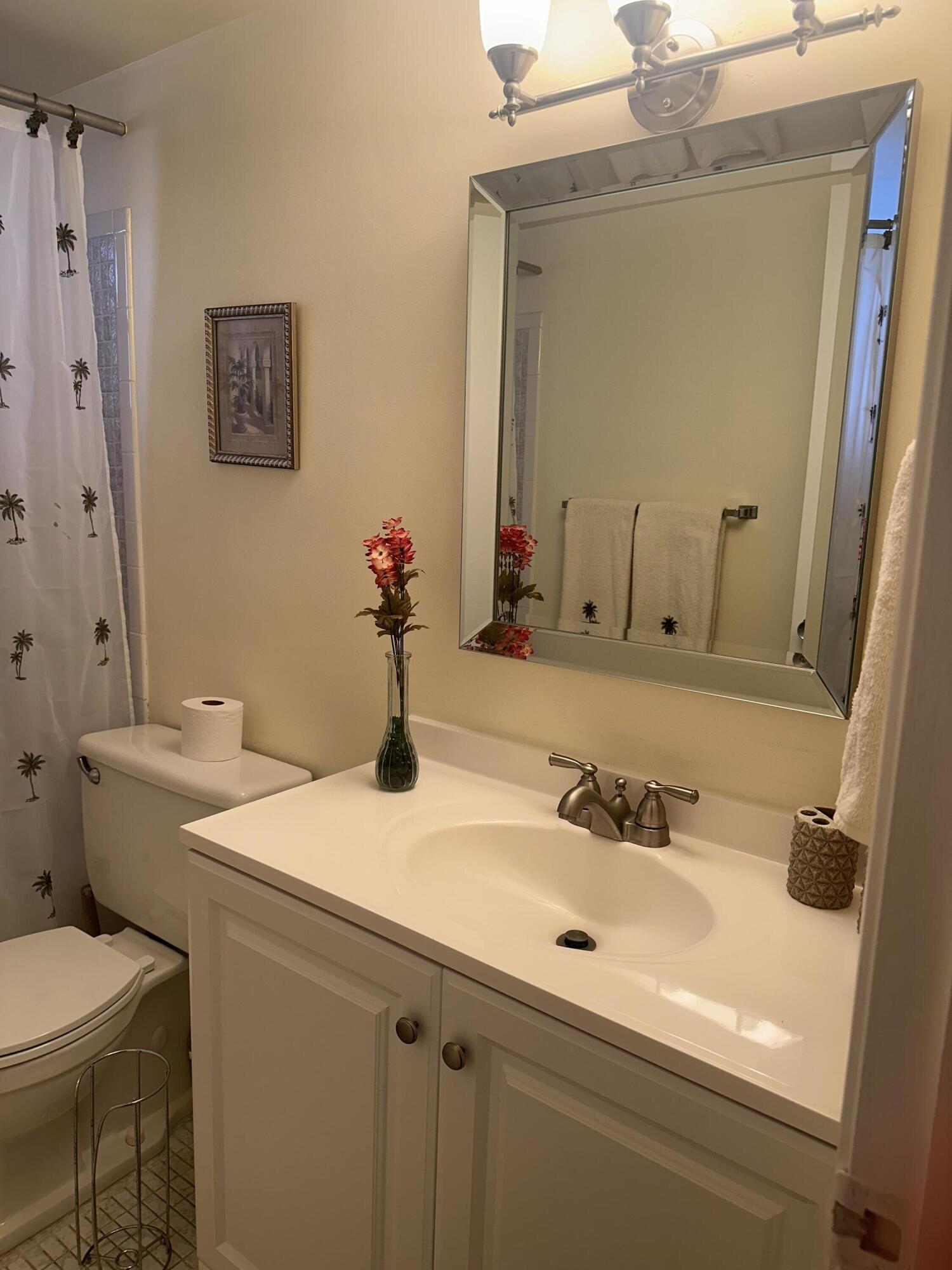 LAKE CLARKE GARDENS CONDO 22 - Residential