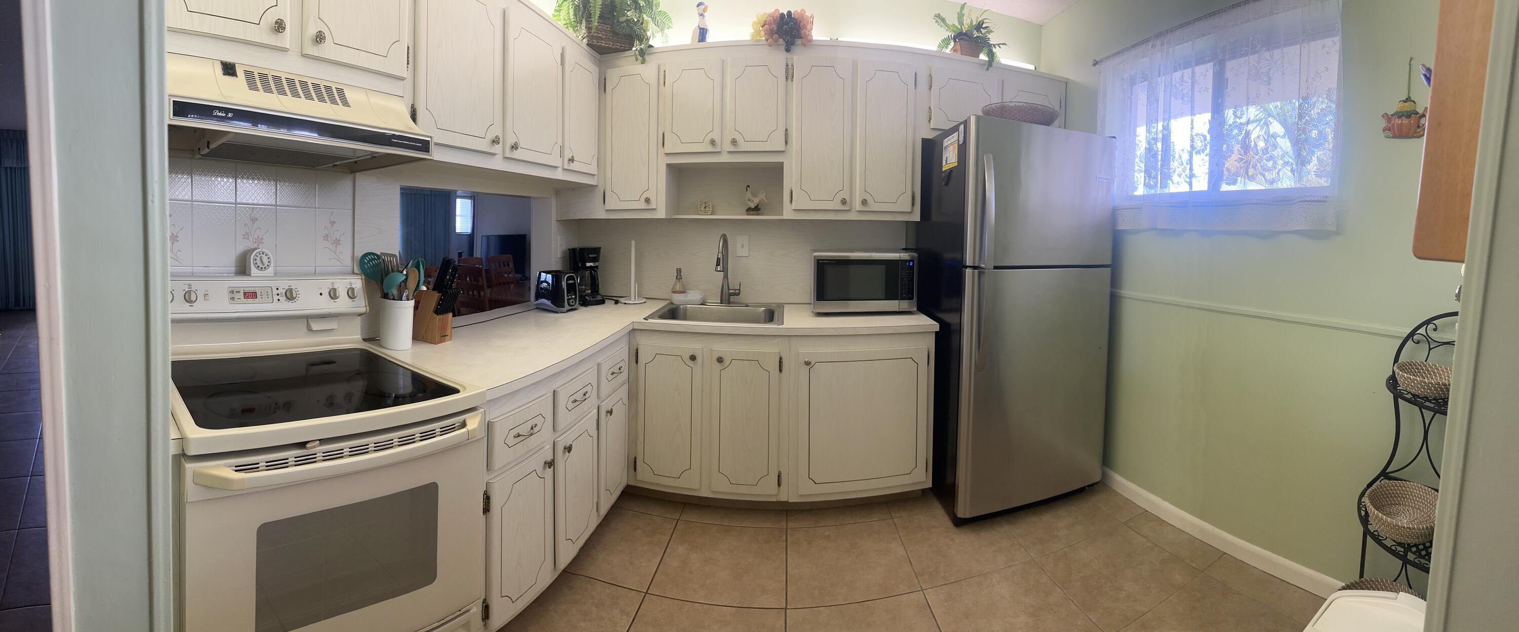 LAKE CLARKE GARDENS CONDO 22 - Residential