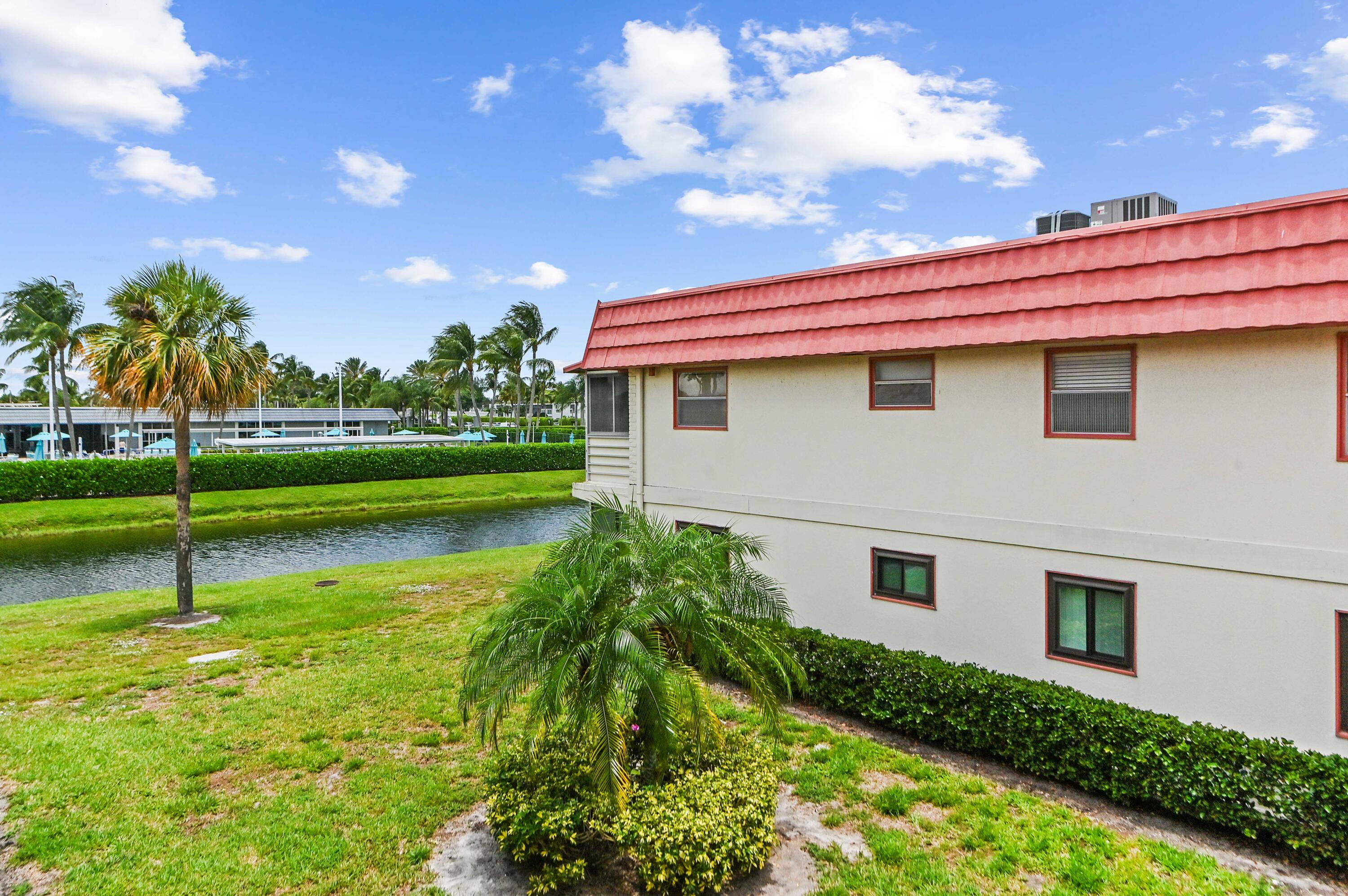 KINGS POINT SAXONY CONDOS - Residential