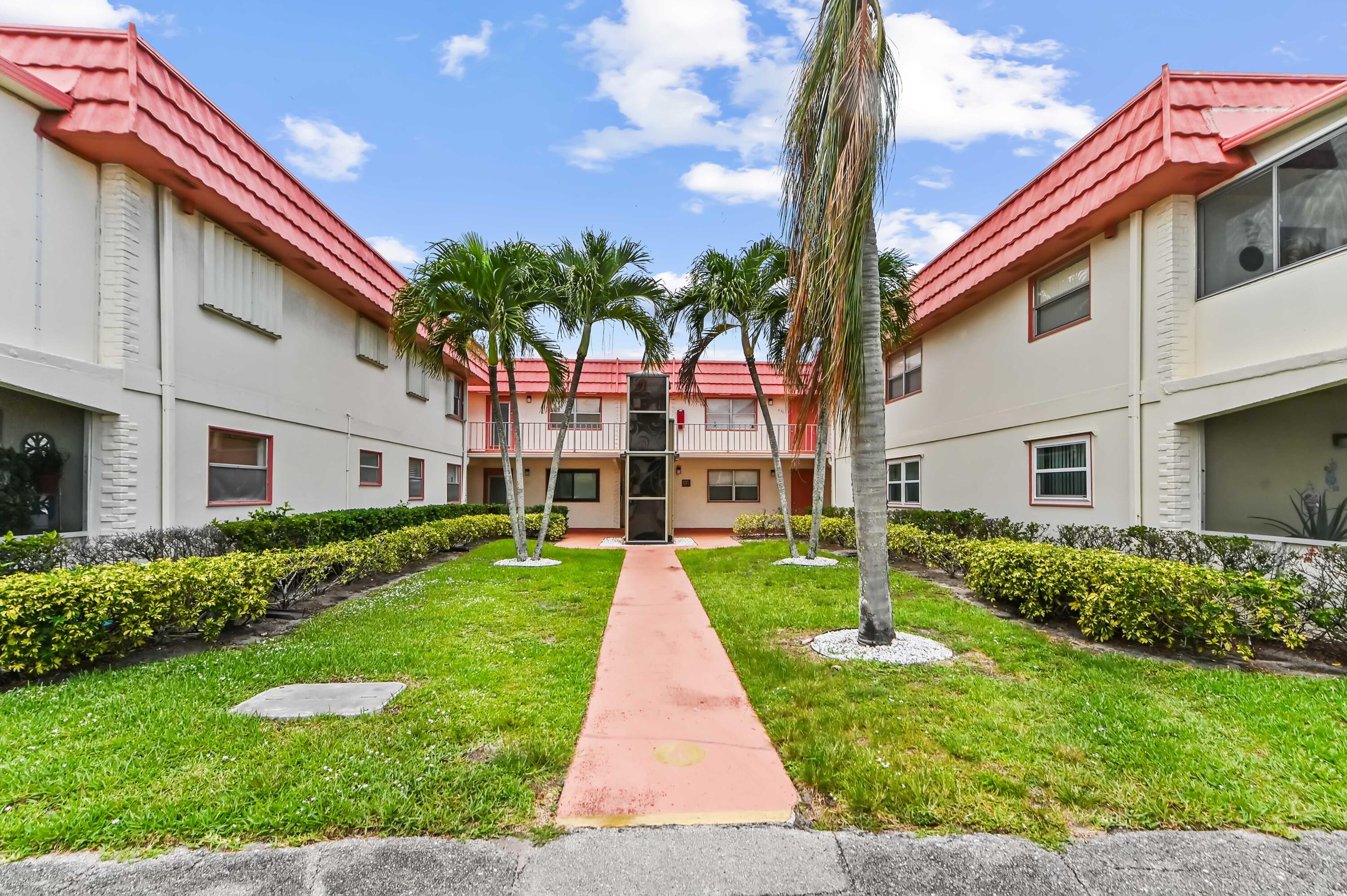 KINGS POINT SAXONY CONDOS - Residential