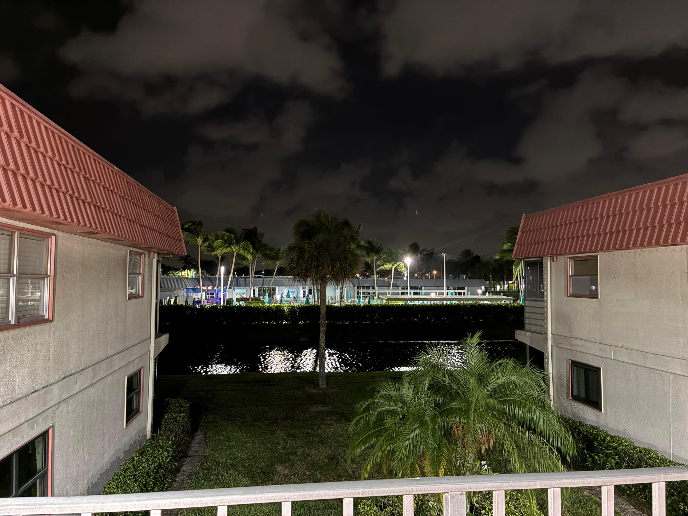 KINGS POINT SAXONY CONDOS - Residential