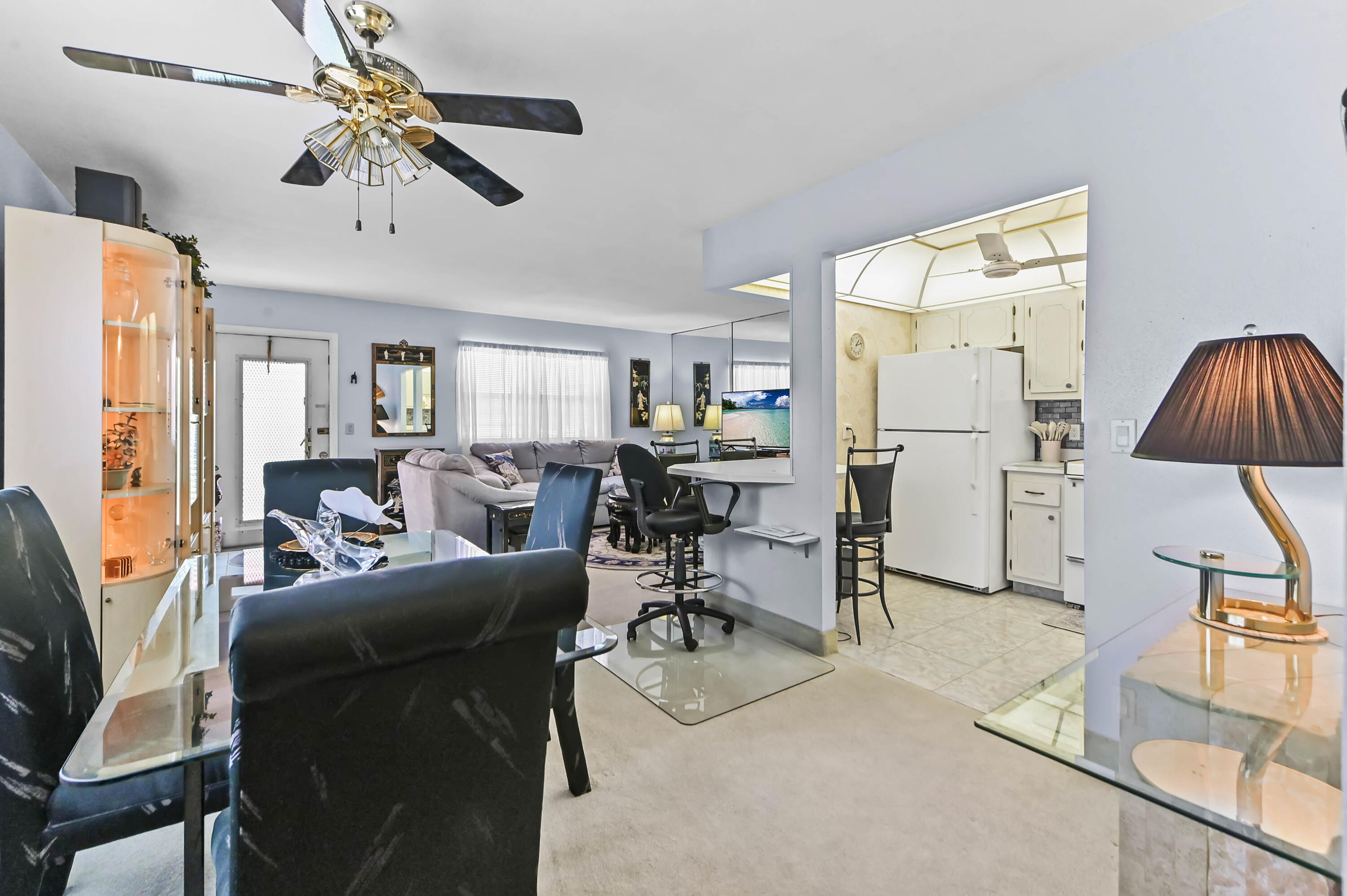 KINGS POINT SAXONY CONDOS - Residential