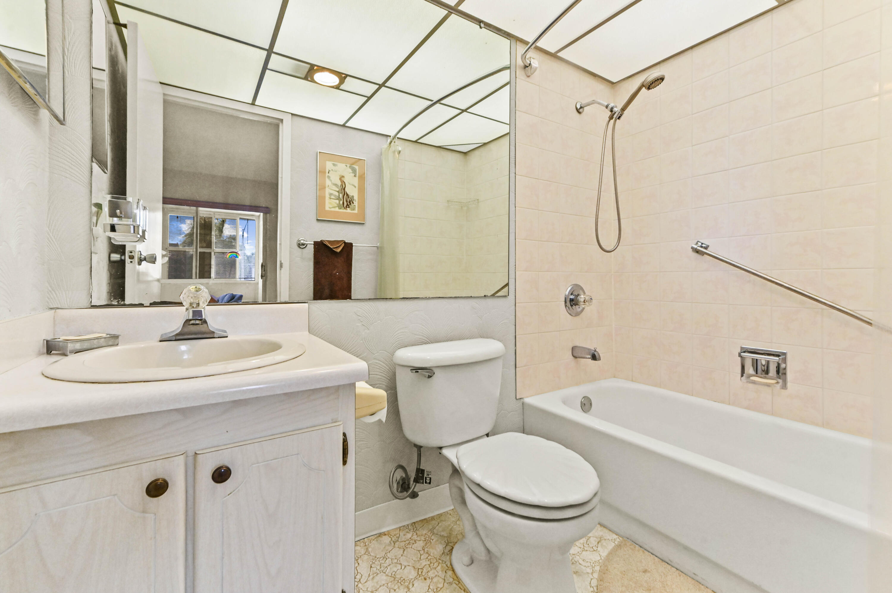 KINGS POINT SAXONY CONDOS - Residential