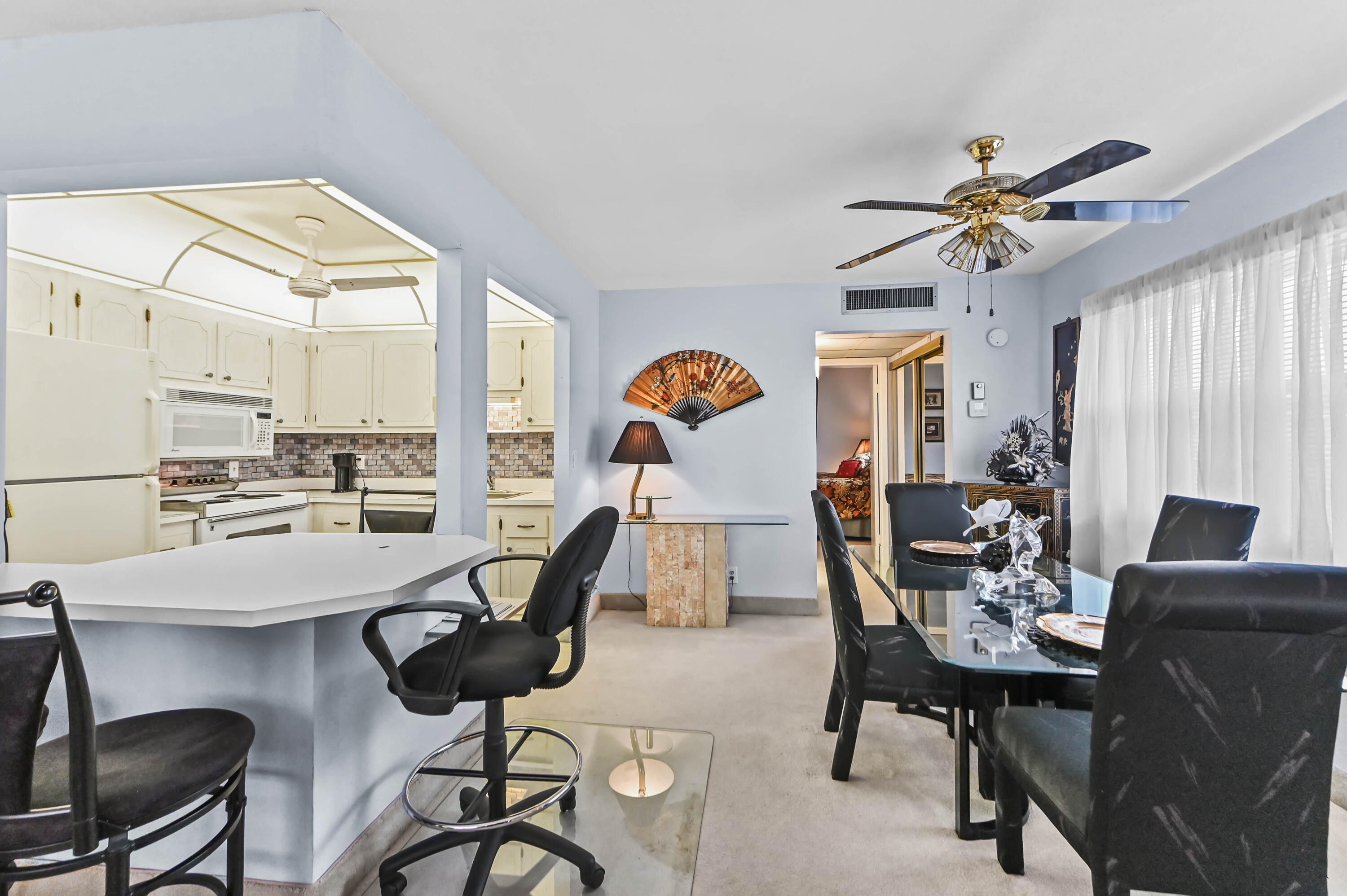 KINGS POINT SAXONY CONDOS - Residential