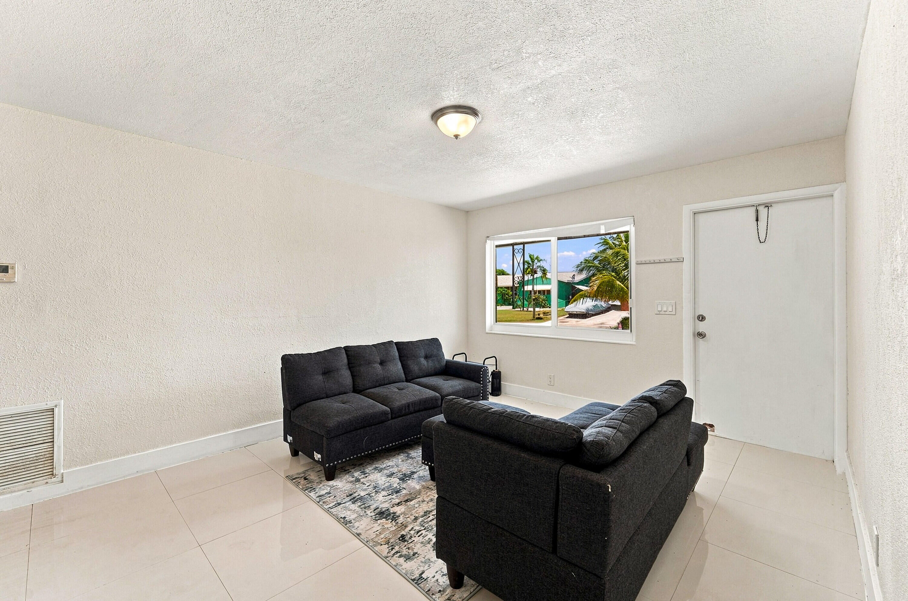 1010 Pinetree Drive