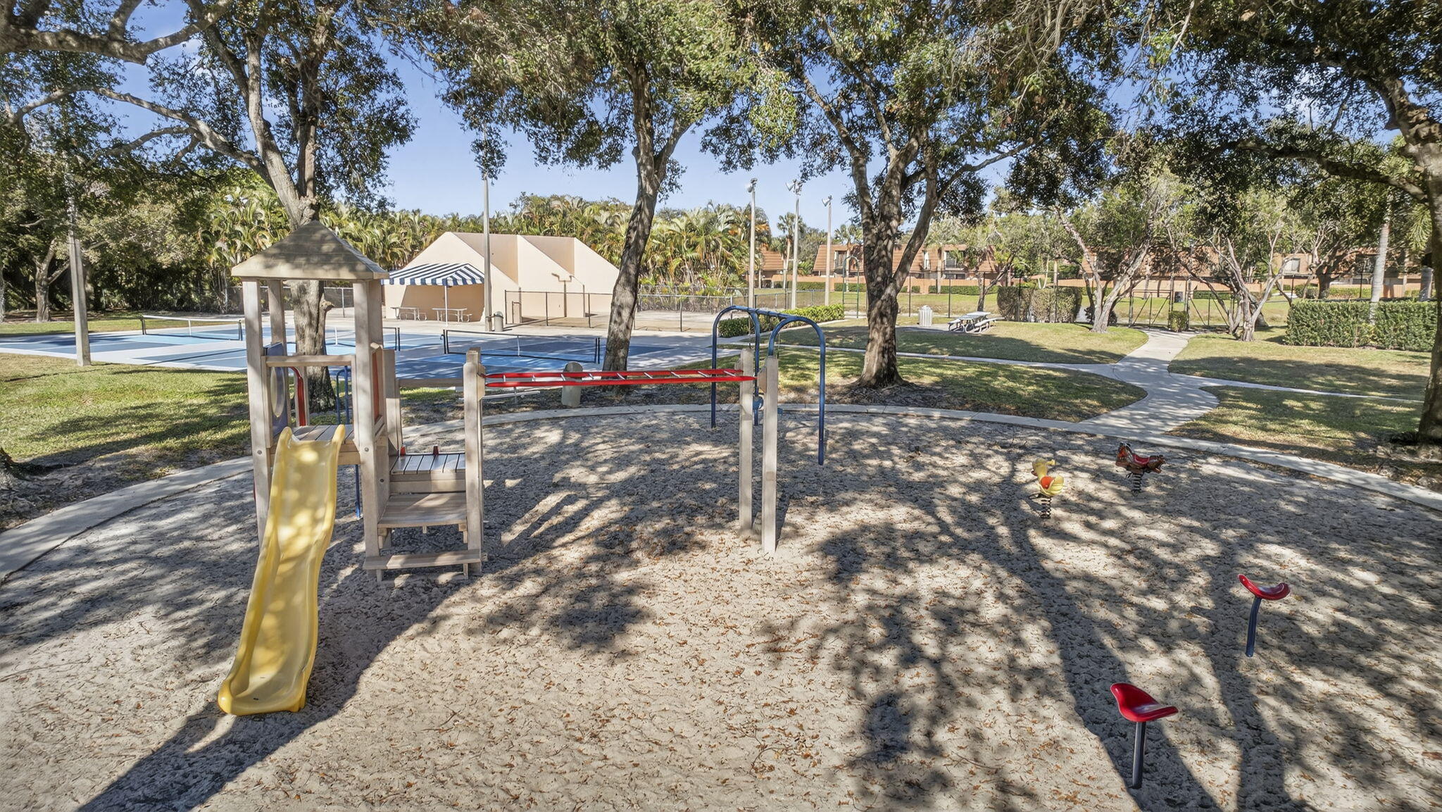 VILLAGE OF SANDALWOOD LAKES 1 - Residential