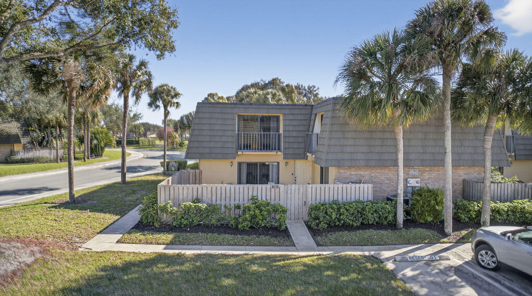 VILLAGE OF SANDALWOOD LAKES 1 - Residential