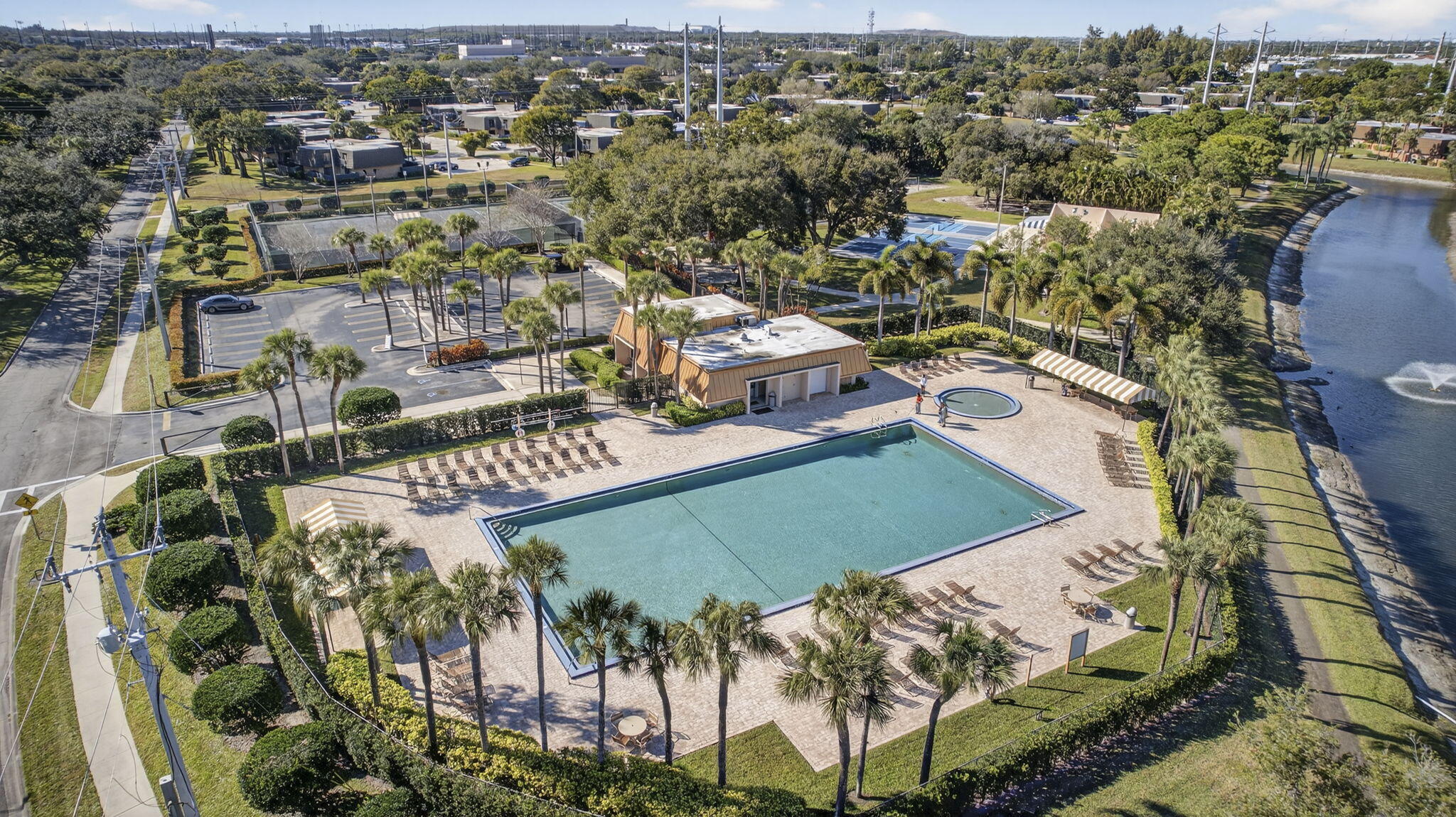 VILLAGE OF SANDALWOOD LAKES 1 - Residential