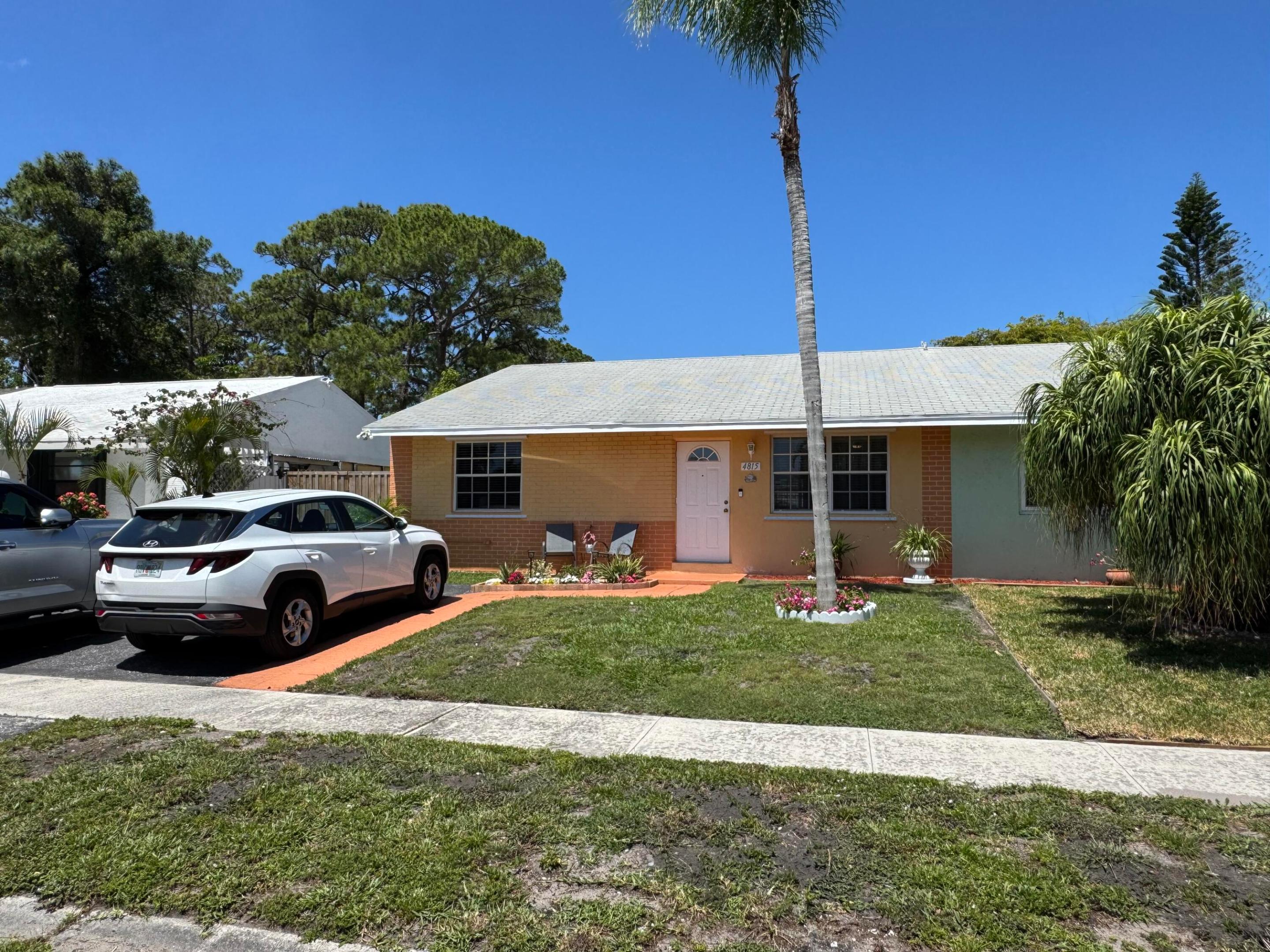 PALM BEACH VILLAS II - Residential