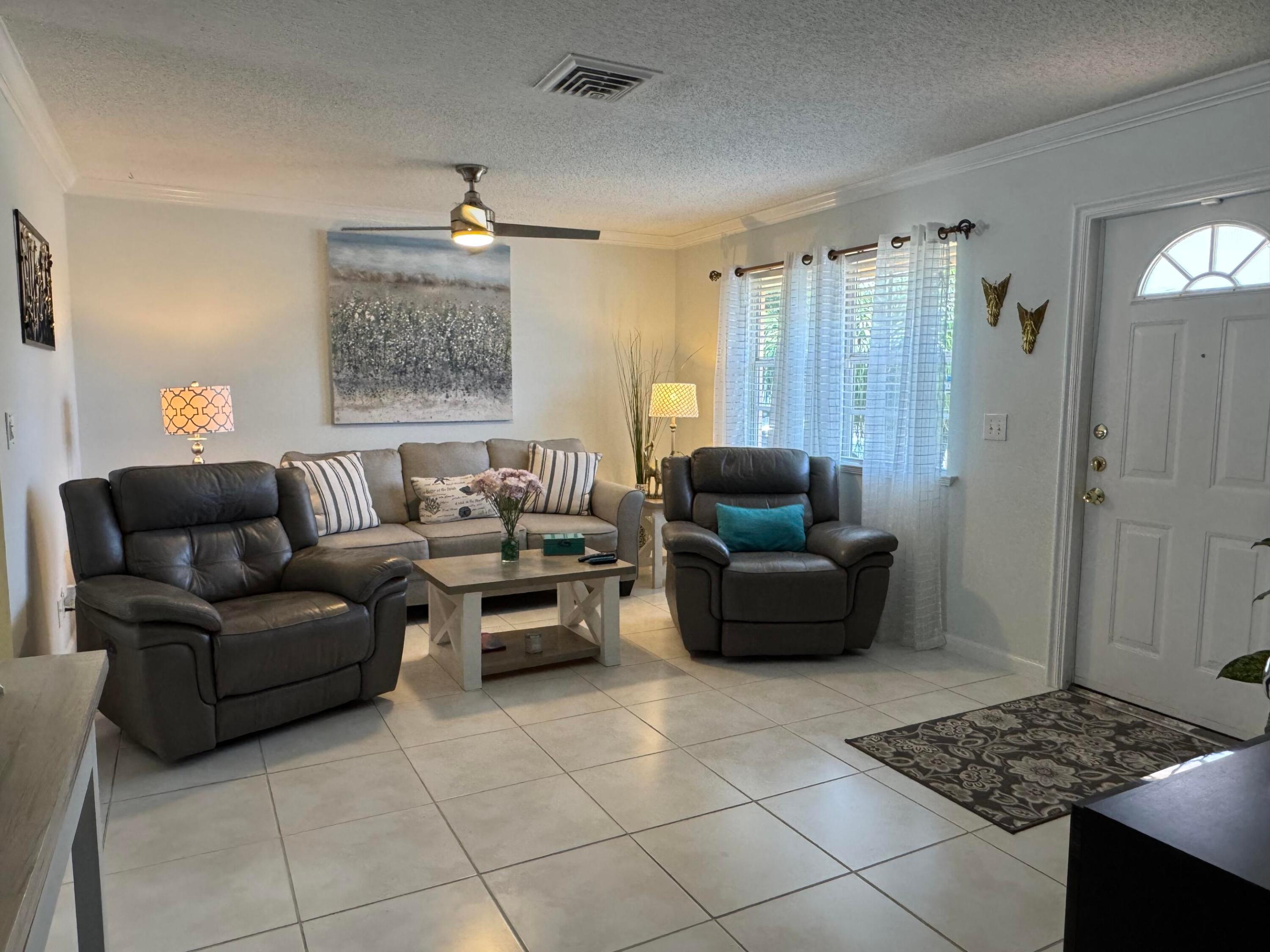 PALM BEACH VILLAS II - Residential