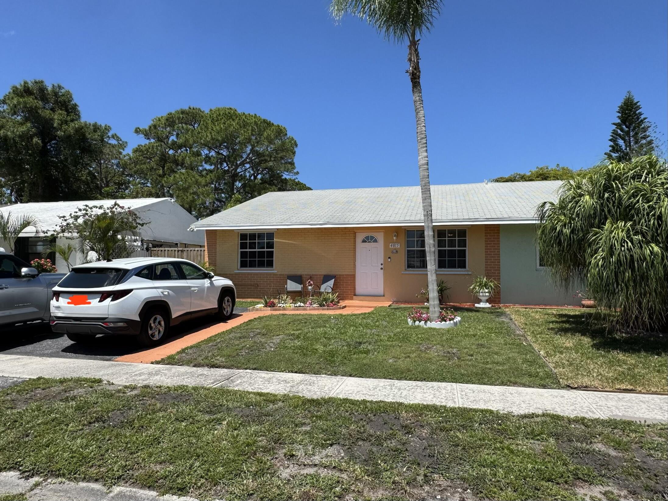 PALM BEACH VILLAS II - Residential