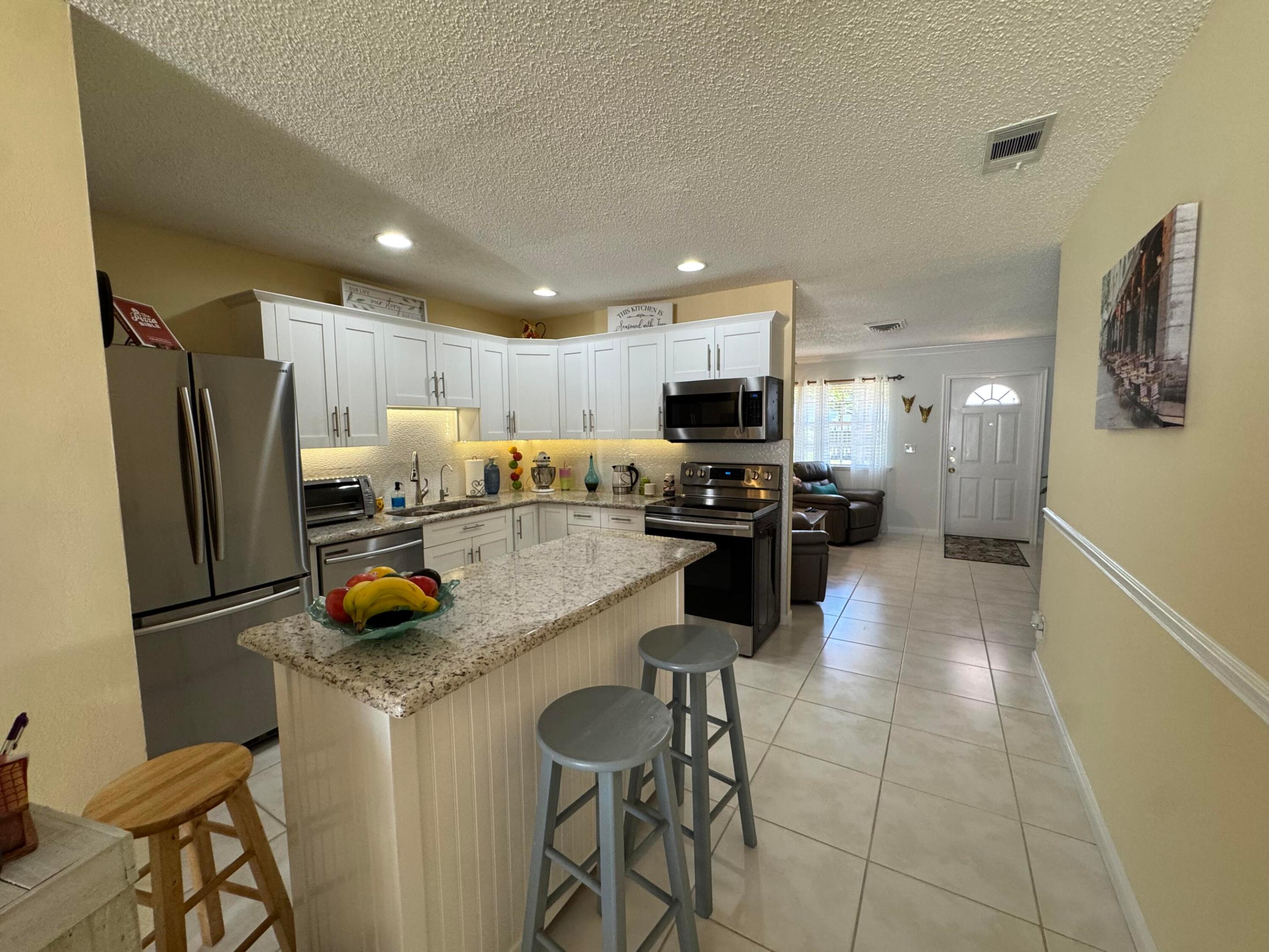 PALM BEACH VILLAS II - Residential