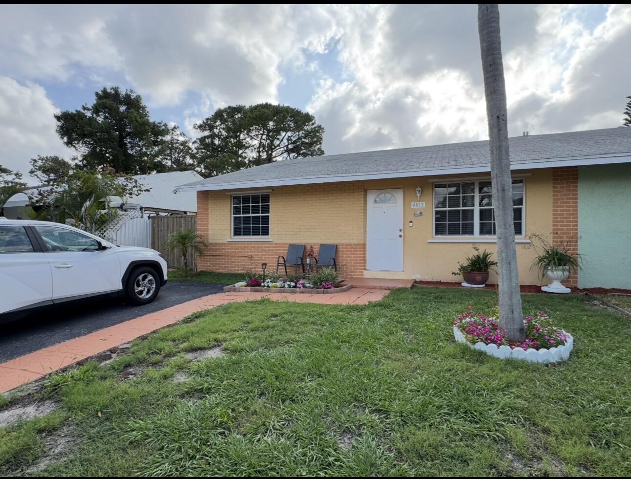 PALM BEACH VILLAS II - Residential