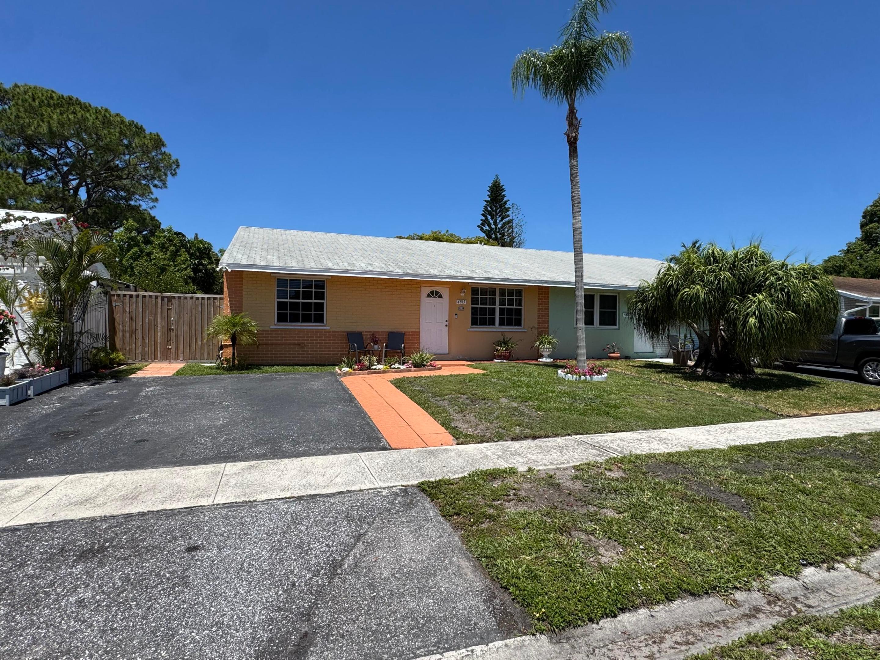 PALM BEACH VILLAS II - Residential