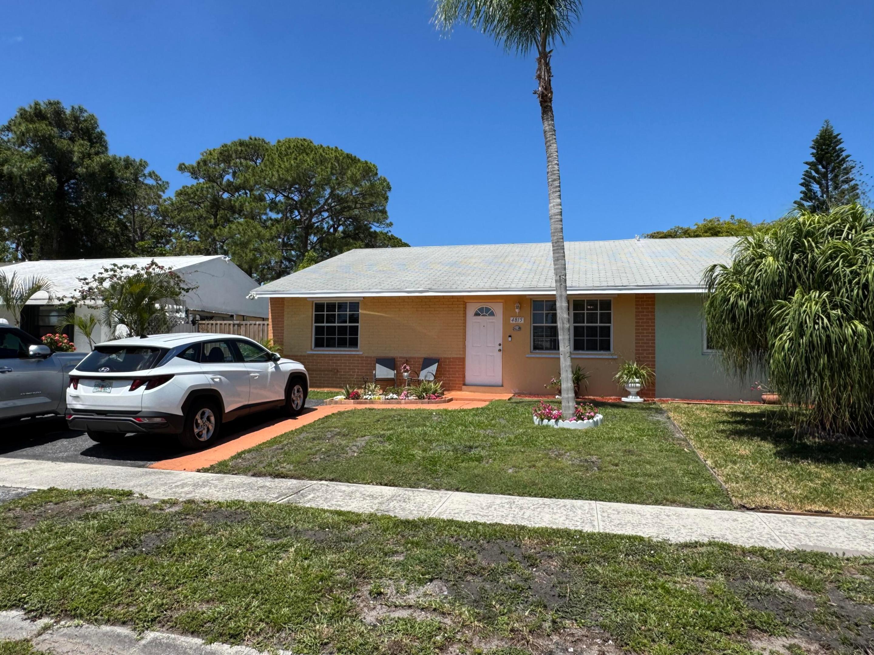 PALM BEACH VILLAS II - Residential