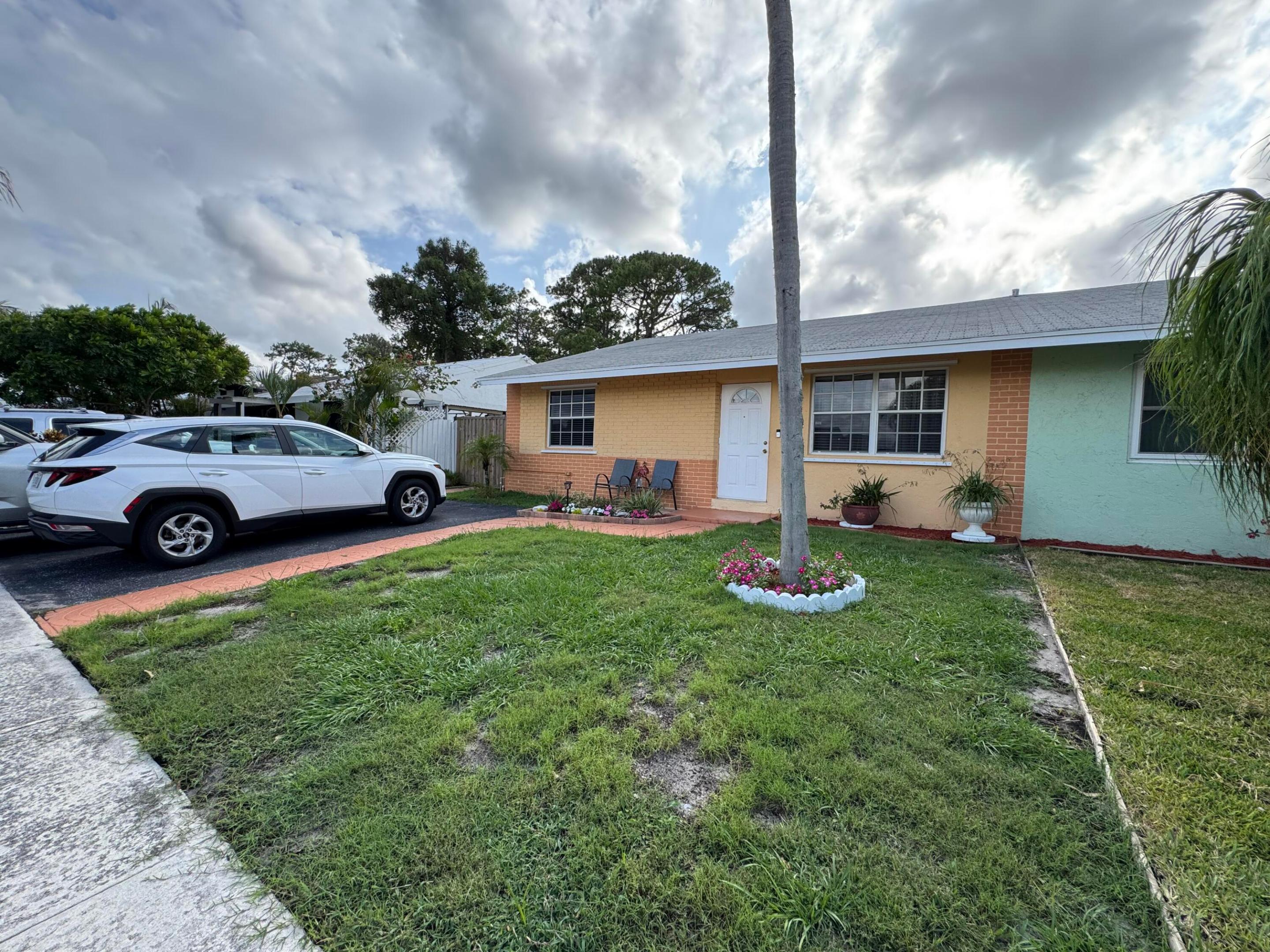PALM BEACH VILLAS II - Residential