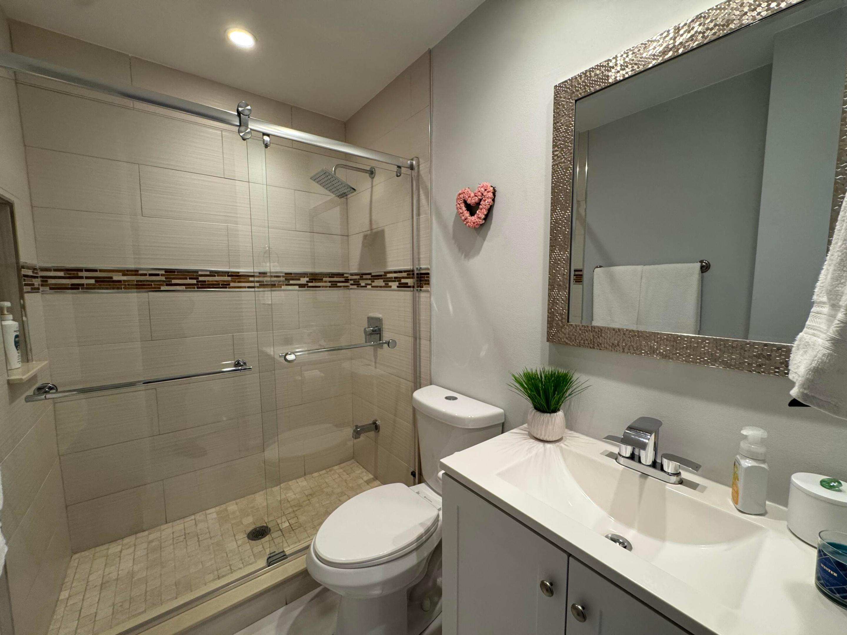 PALM BEACH VILLAS II - Residential