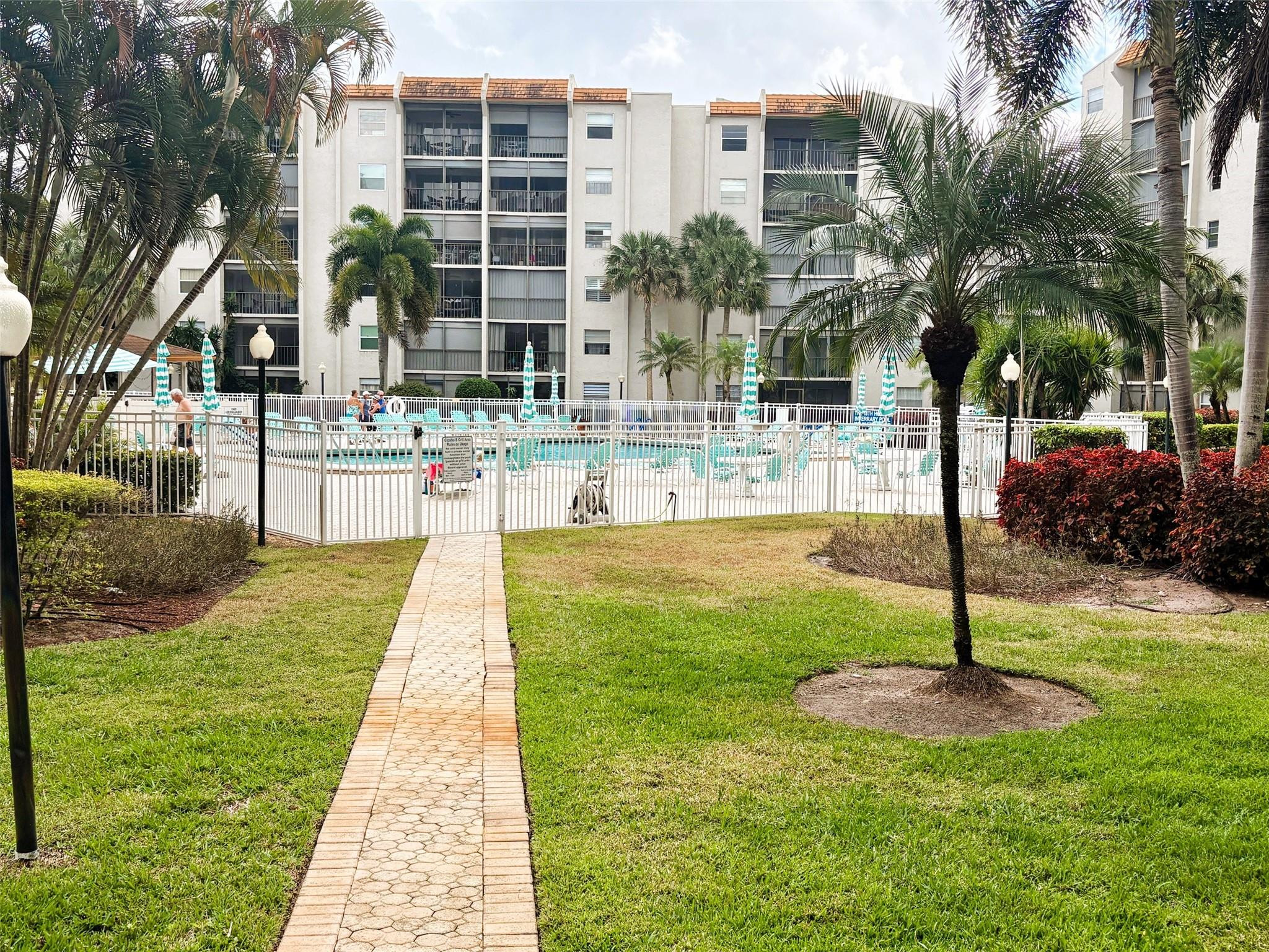 18TH HOLE AT INVERRARY CONDO - Residential Lease