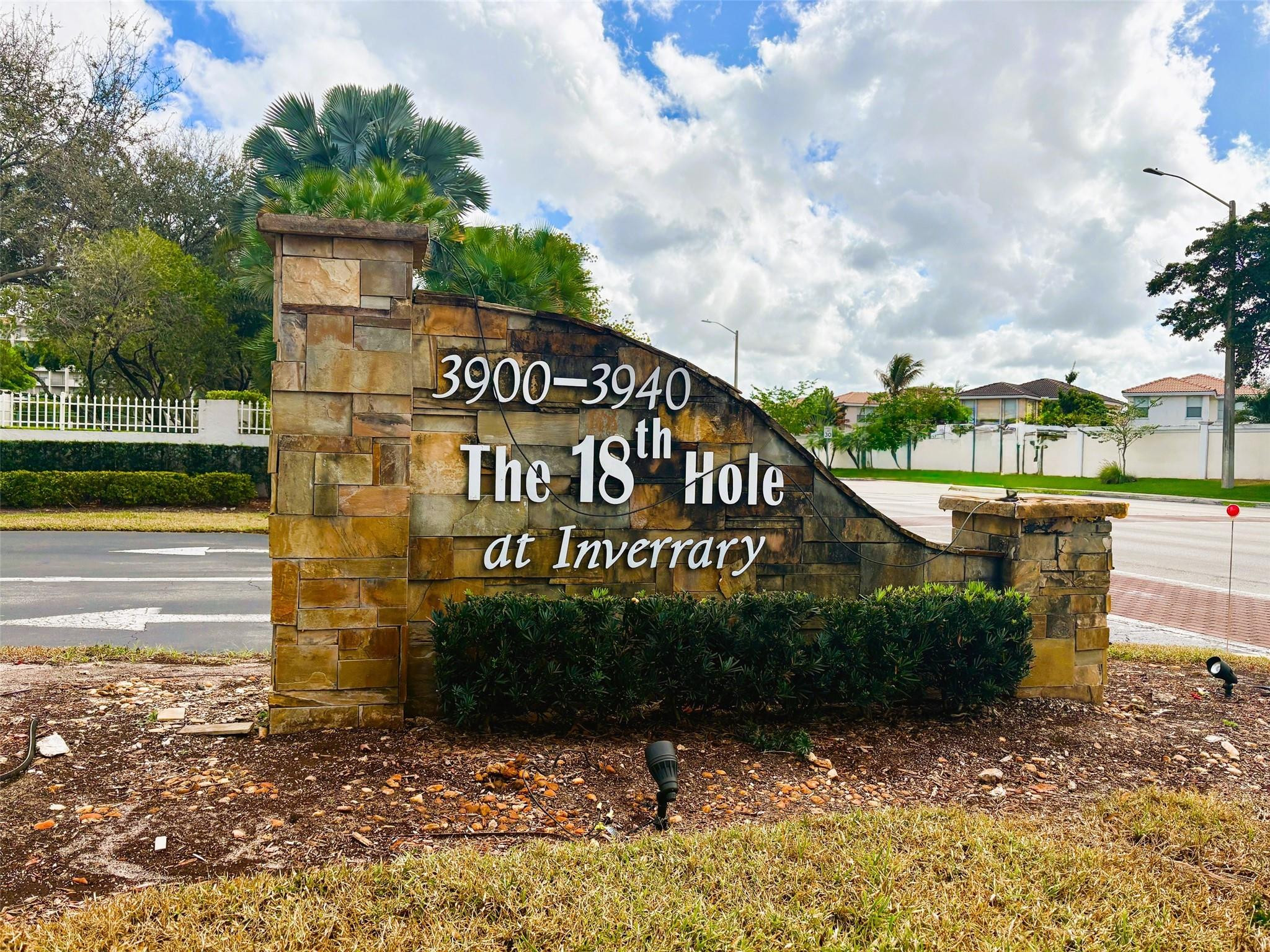 18TH HOLE AT INVERRARY CONDO - Residential Lease