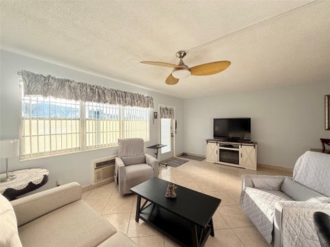 Tiny photo for 53 Markham C #53, Deerfield Beach, FL 33442 (MLS # F10539639)