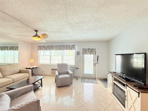 Tiny photo for 53 Markham C #53, Deerfield Beach, FL 33442 (MLS # F10539639)