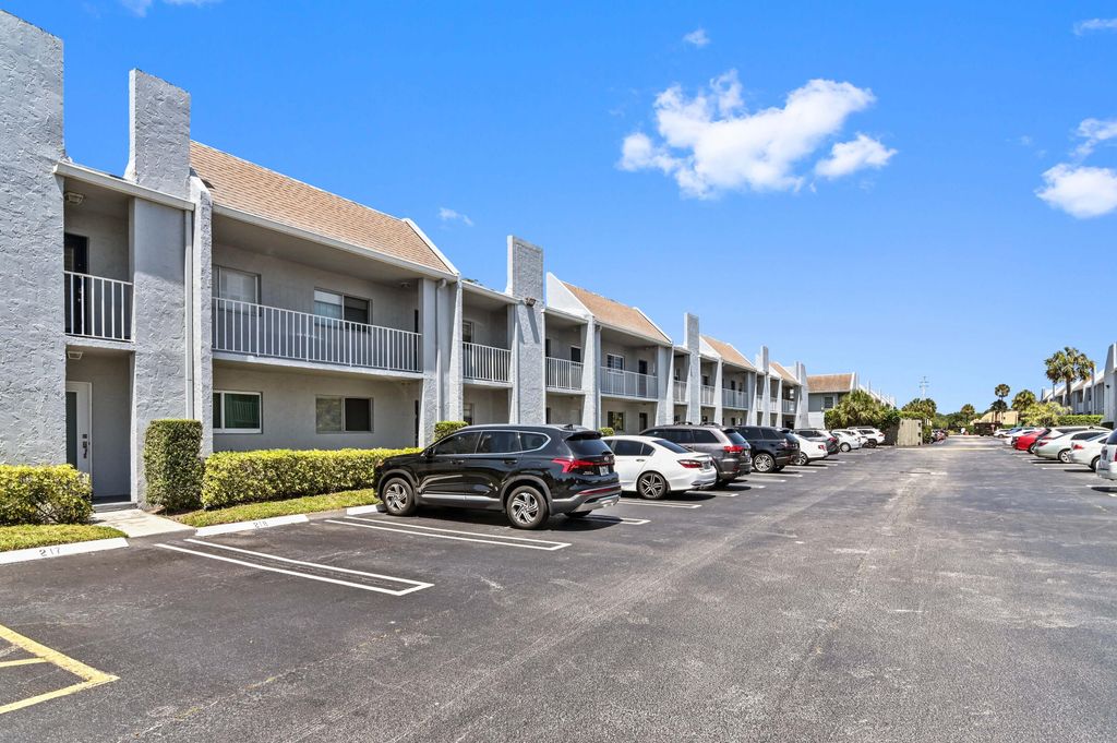 Photo of 2820 SW 22nd Avenue #215, Delray Beach, FL 33445 (MLS # R10985899)