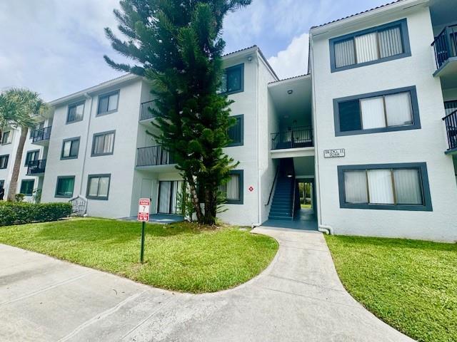 Welcome to this exquisite 2/2 located on the 1st floor within the distinguished gated Visconti community of Coral Springs. This residence offers: split floor plan, ensuring privacy and comfort for all occupants, full-sized washer/dryer for your convenience. Step outside to enjoy your patio. Residents also have access to a range of resort-style facilities, including tennis, Gym, tot lot,& pool. Ideally situated within walking distance to the local mall and the bus system. Additional storage space is available, ensuring that you have ample room for all your belongings. This rental presents an exceptional opportunity for those seeking a stylish, comfortable home in a prime location. Discover the perfect blend of luxury and convenience at Visconti, where your ideal lifestyle awaits.