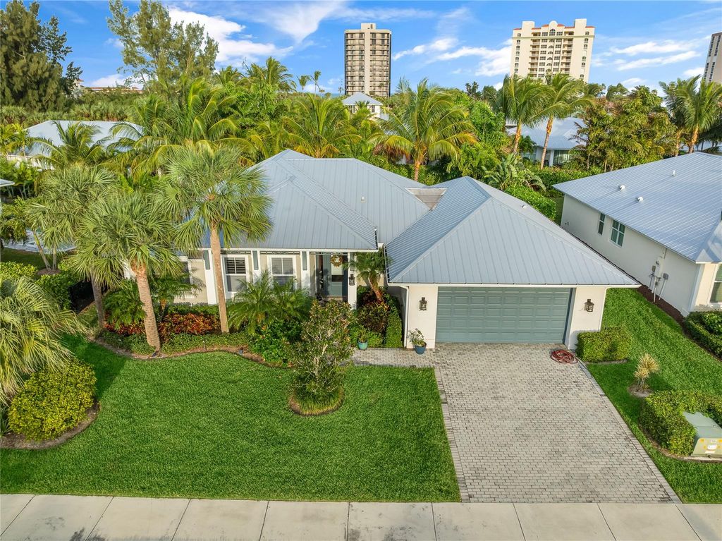 Photo of 3924 Shoreside Drive, Hutchinson Island, FL 34949 (MLS # F10425786)