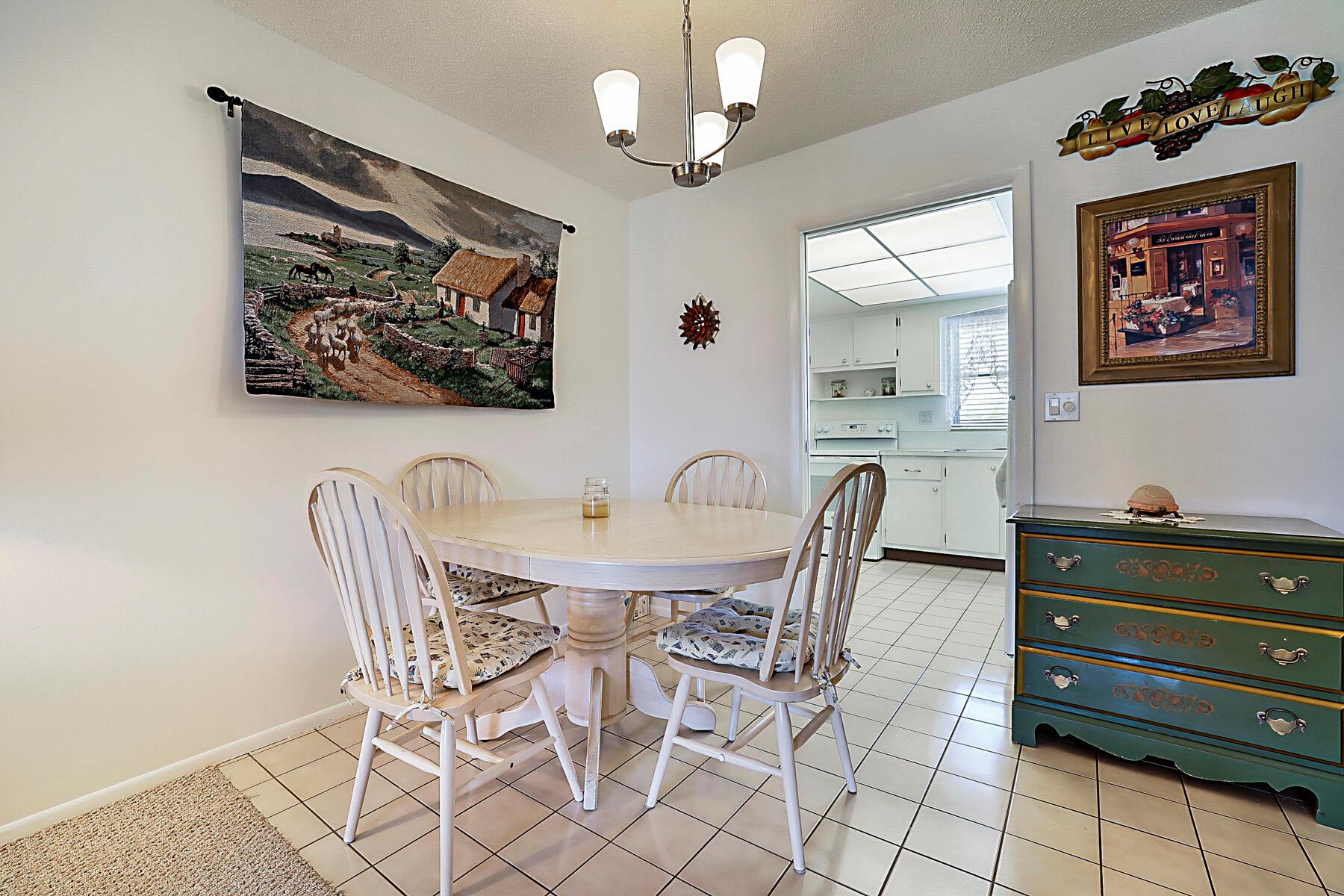 CRESTHAVEN VILLAS 28 COND - Residential Lease