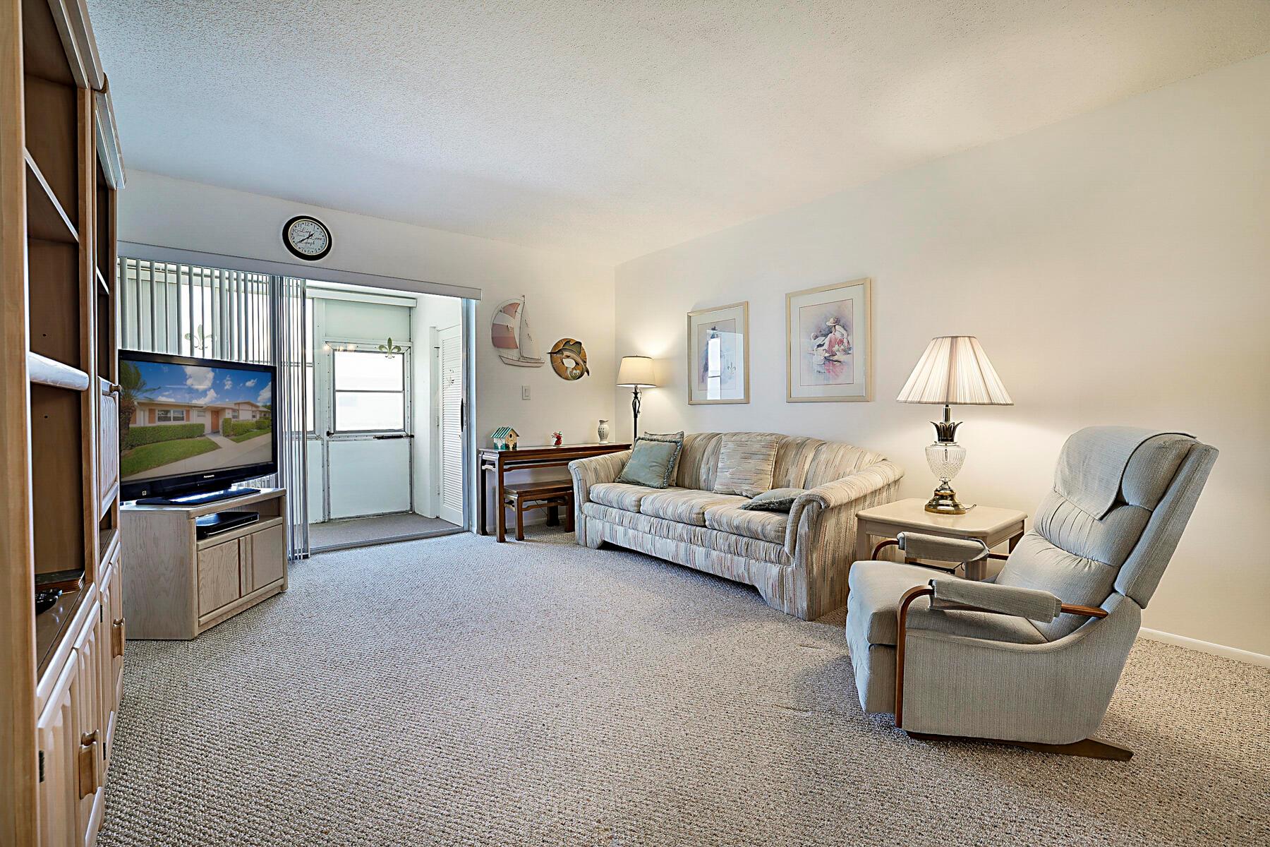 CRESTHAVEN VILLAS 28 COND - Residential Lease