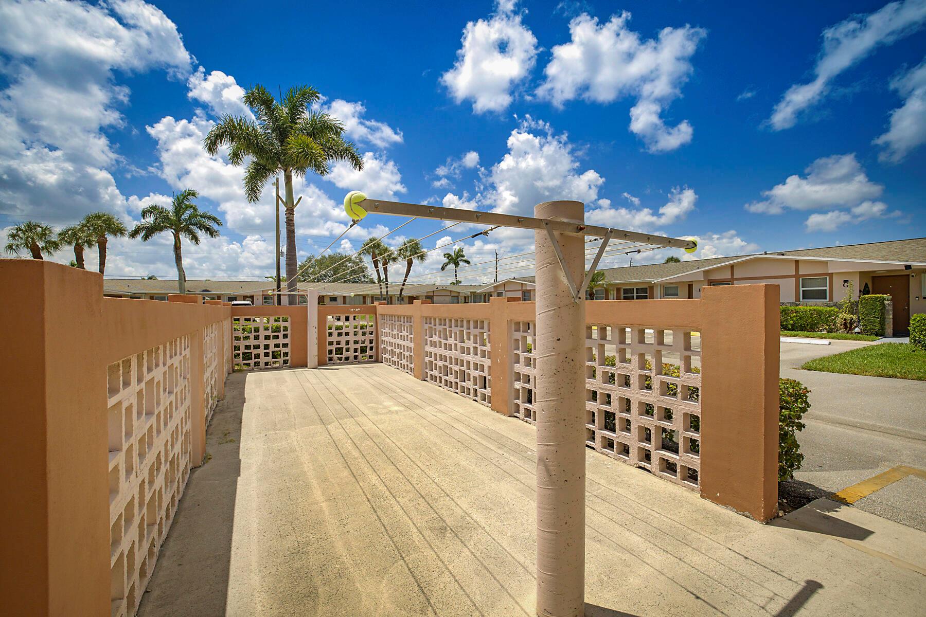 CRESTHAVEN VILLAS 28 COND - Residential Lease