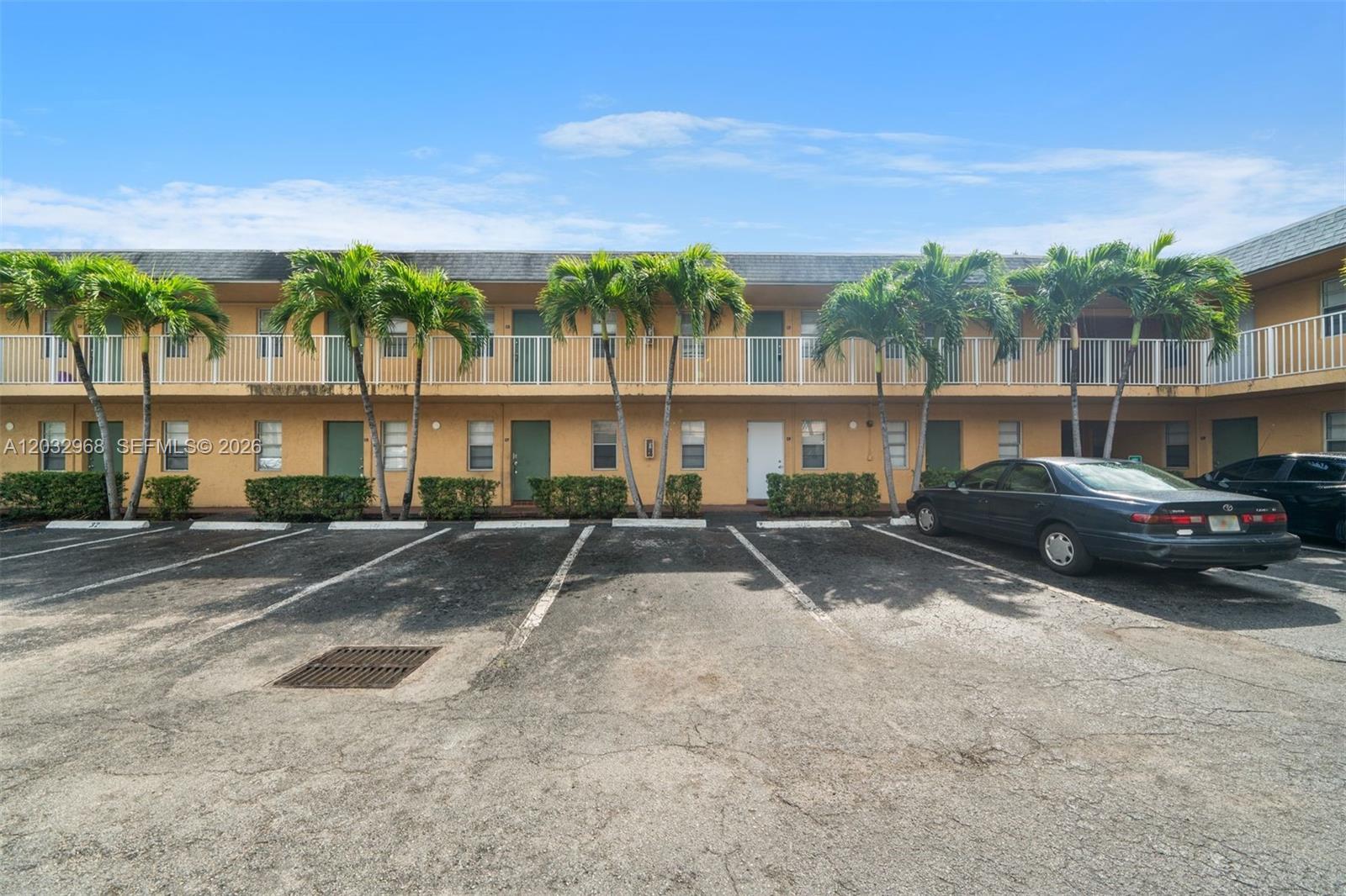 4081 N Dixie Hwy 27 HWY 27, Oakland Park FL 33334