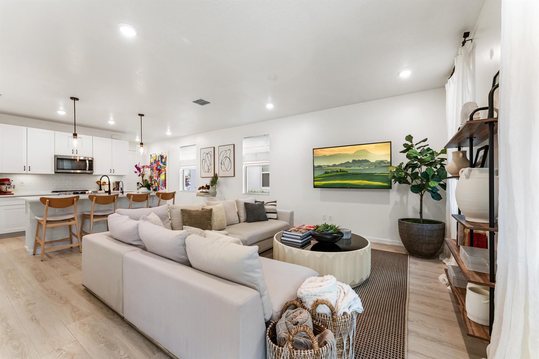 View photos, virtual tours, details... 1780 Lindley Street