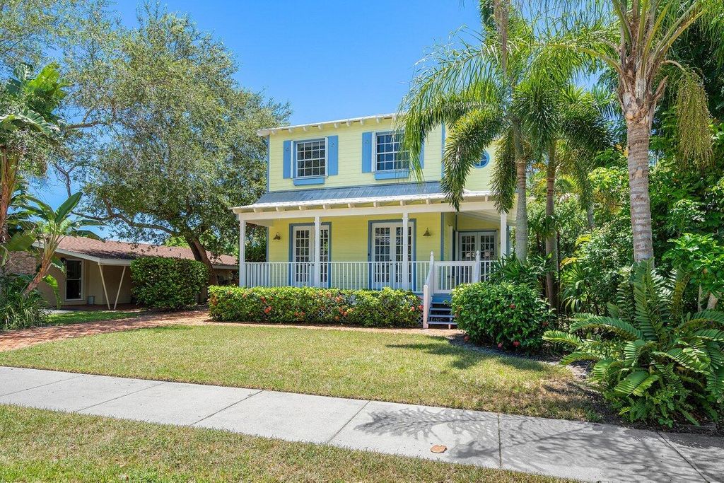 Photo of 10 NE 7th Street, Delray Beach, FL 33444 (MLS # R10915310)