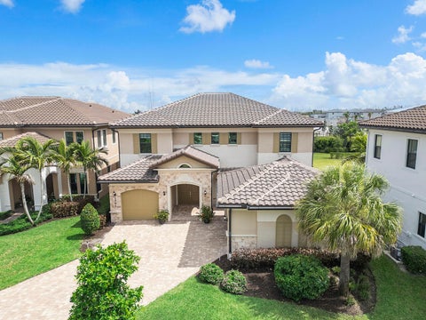 Photo of 12745 Bayside Court, Parkland, FL 33076 (MLS # B26034270)