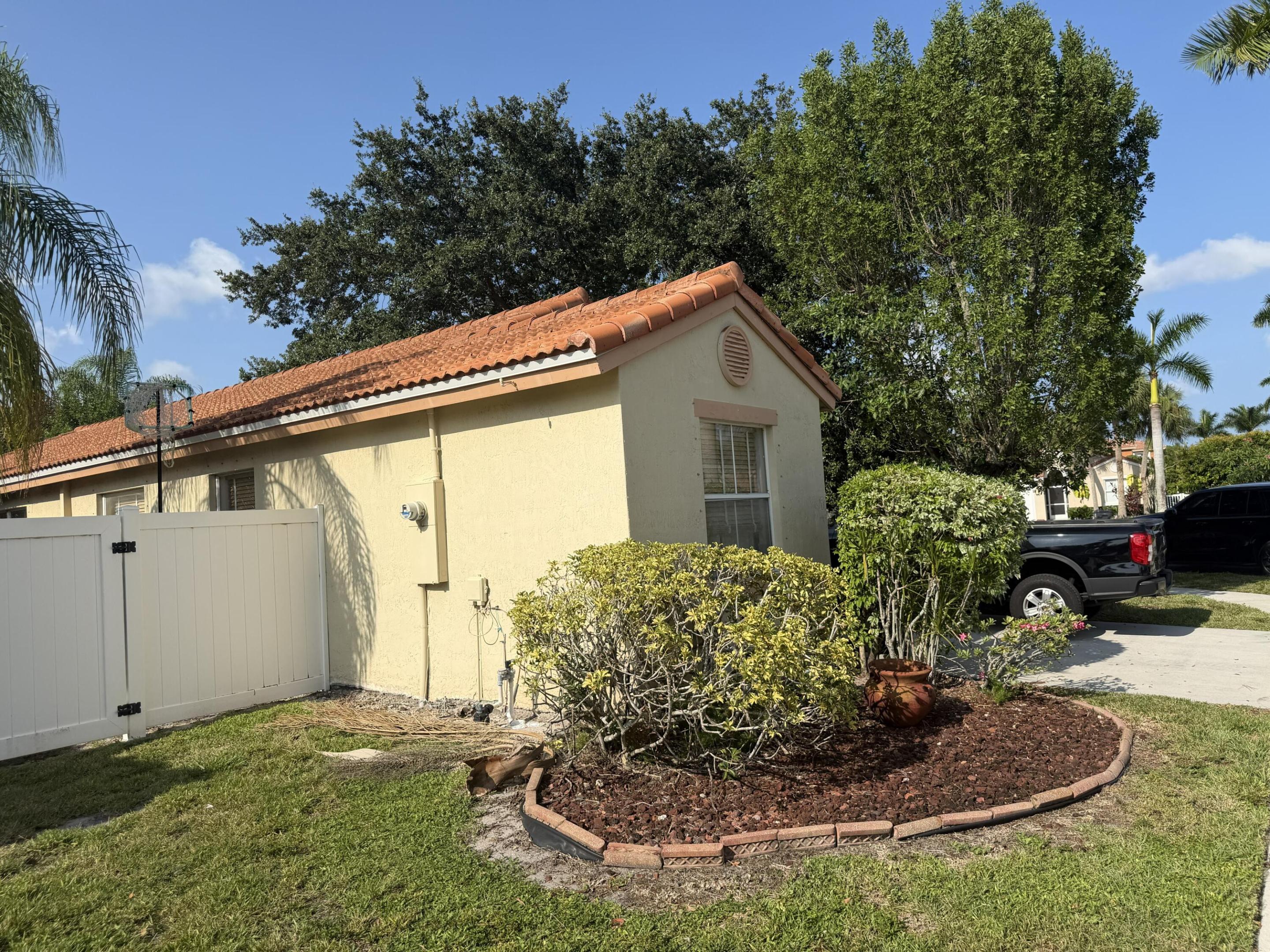 8164 PELICAN HARBOUR Drive