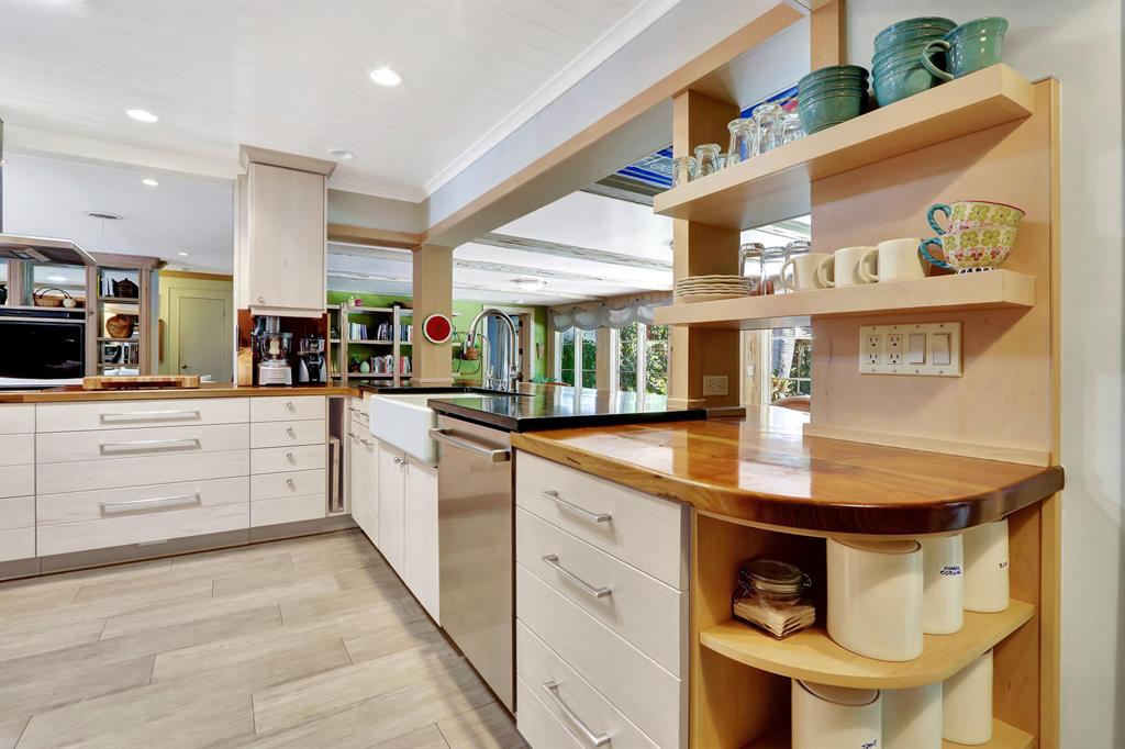 ROYAL OAK HILLS 1ST SEC - Residential