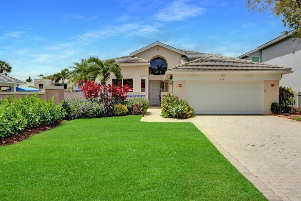 Photo of 8013 Travlers Tree Drive, Boca Raton, FL 33433 (MLS # R11077908)