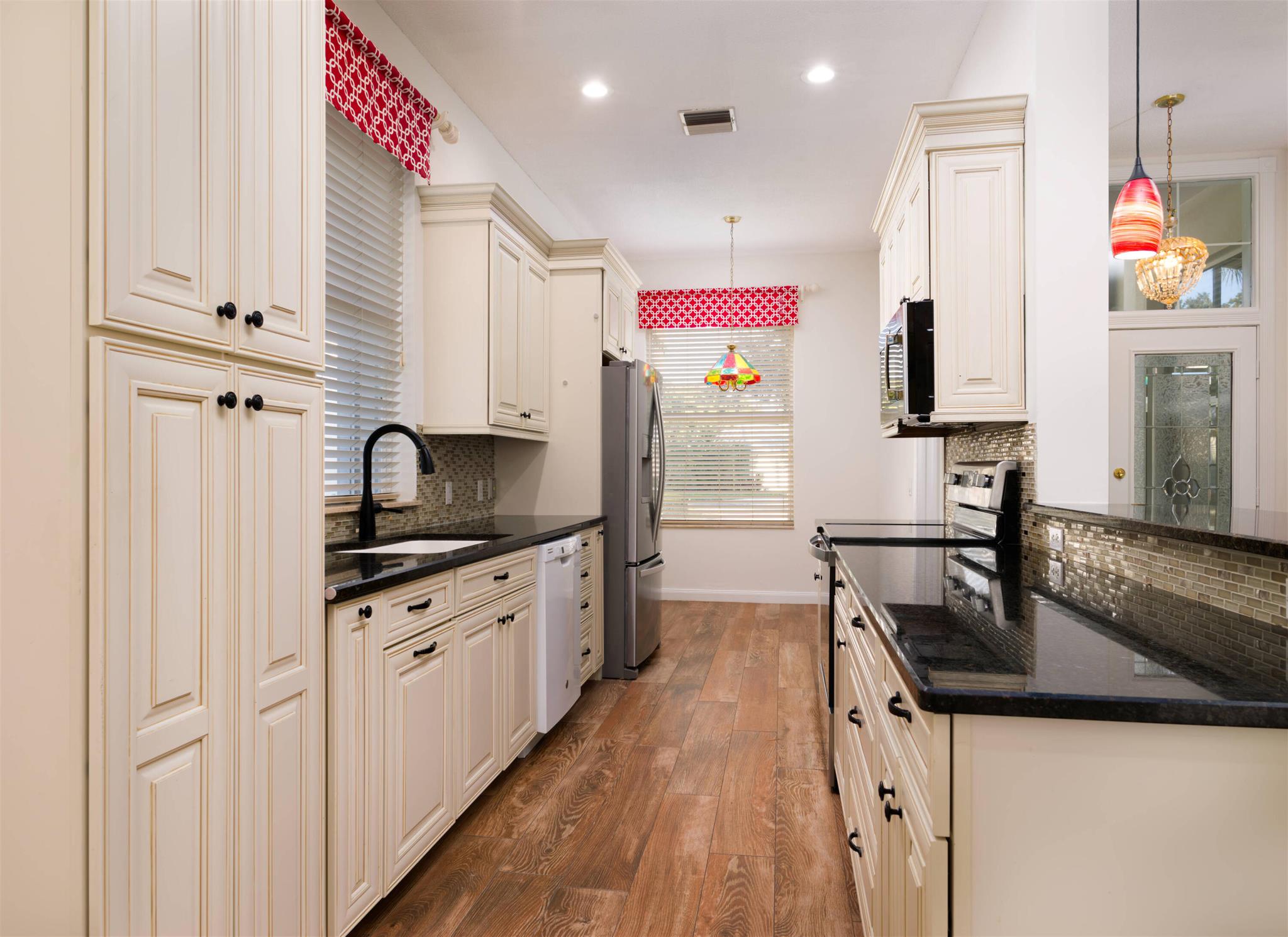 2531 SW Greenwich Way