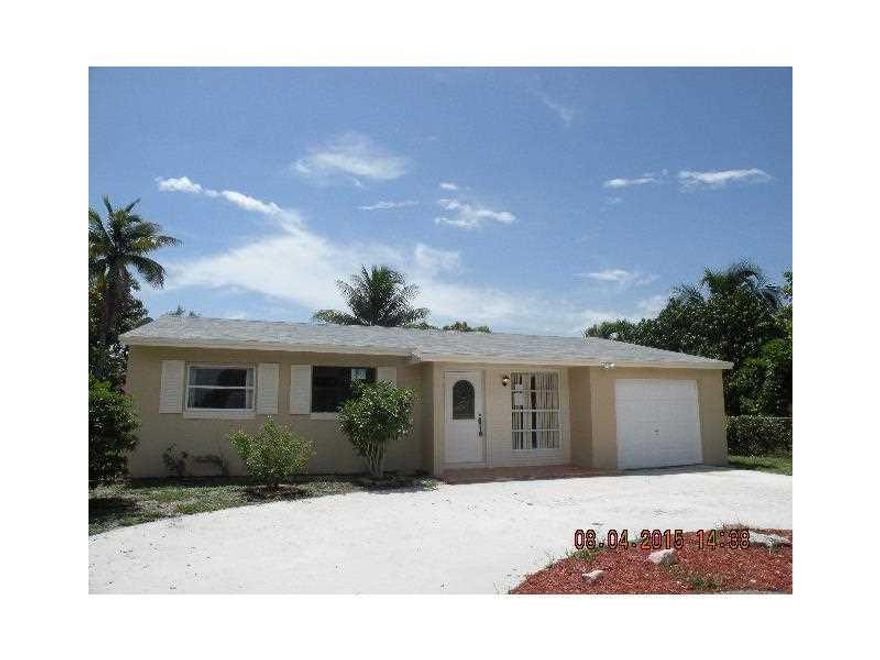 4-bedroom 2-bathroom home in Margate. New roof. New appliances. New AC. Freshly painted. Florida room and covered screened patio on a cul-de-sac. See attachment for PAS requirements and WFHM offer submittal information in MLS document section. Use attache d documents and addendums to make your buyers offer. Use "Request A Showing" for information on showing this property. *** Highest and Best has been submitted. We are waiting on executed contracts from the buyer ***